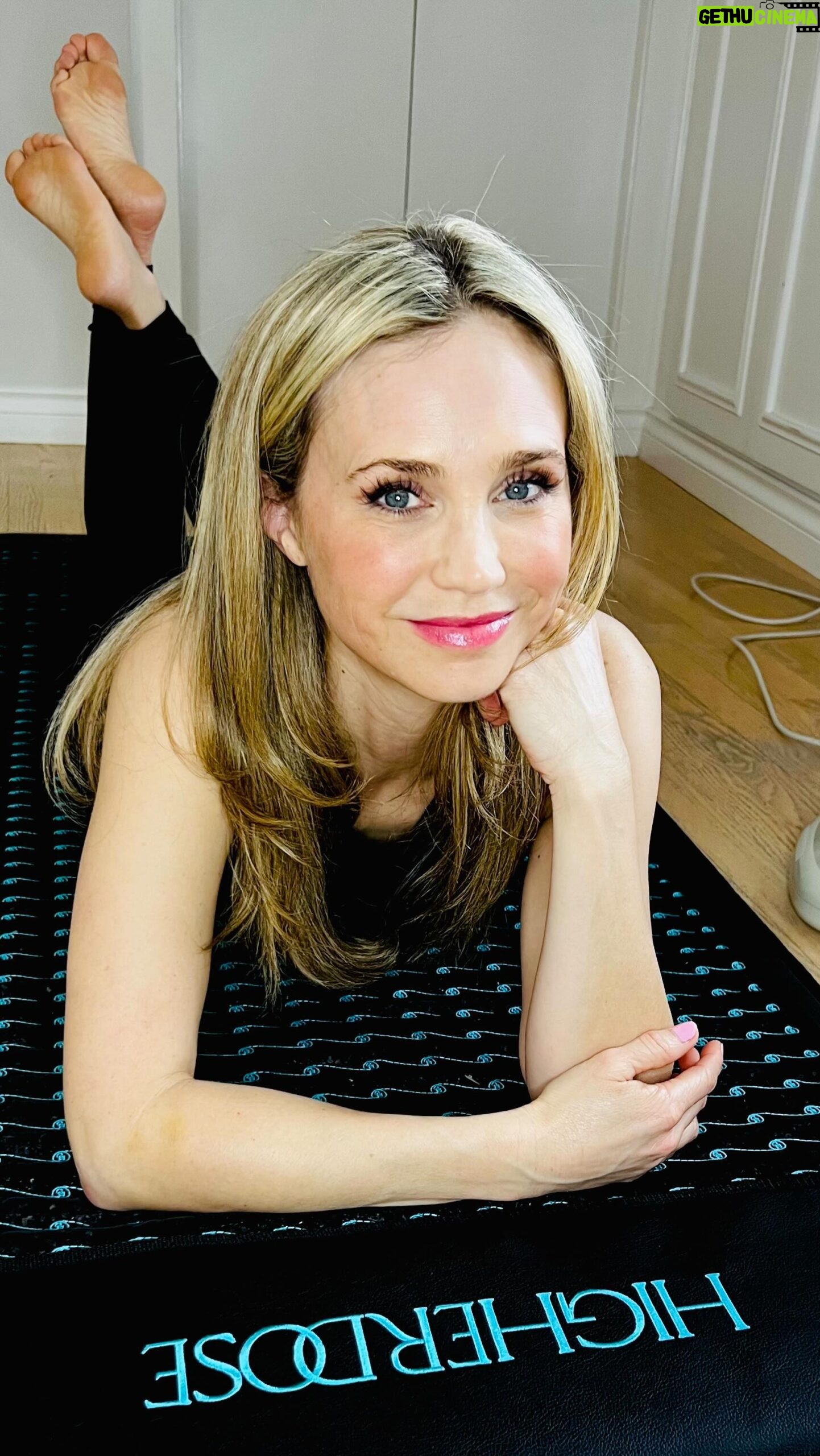 Fiona Gubelmann Instagram - A few months ago I bought the @higherdose Infrared Sauna blanket and was blown away by its restorative effects. My post workout recovery was reduced by 30-50%. So I decided to the Higher Dose Infrared PEMF Mat and Redlight Face & Neck Masks, and I couldn’t be happier with them. I’ve had insomnia for most of my life and the mat has helped tremendously with it. To be honest, I was skeptical it would work, but I’m so glad I tried it. What’s amazing about the mat is there are multiple PEMF levels for various desired energy states. I’ve replaced my mid day coffee with using the mat at Level 4 (Beta Brain Waves) and I fall asleep within minutes after using Level 1 (Delta Brain Waves). I’ve noticed a reduction in redness from the masks and I like that I can read while using them. #higherdose #infrared #infraredsauna #pemf #insomnia #biohacking #health #healthylifestyle