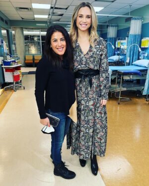 Fiona Gubelmann Instagram - International Press day for @thegooddoctorabc season 6! 
👗@zadigetvoltaire 
👠 @allsaints 
💄 @robertford5920 
Hair @laurenwiezoreck 

#thegooddoctor #bts #press #setlife #season6 #parnick #fionagubelmann