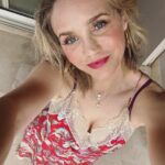 Fiona Gubelmann Instagram – Vacation ready in my favorite paradise π΄β€οΈ
@fspuntamita #fspuntamita #weddinganniversary #vacation #travel #beach @thebestalexweed