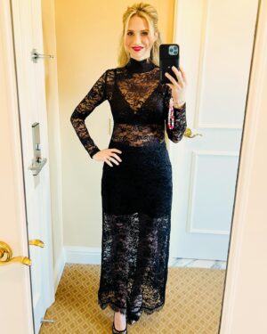 Fiona Gubelmann Instagram - Just a few moments bts from the whirlwind TCA trip this weekend. More pics to come…

A definite highlight was meeting the adorable cast of @percyseries 

Amazing jewelry @minichiellojewellers 
Dress @hillhouse 
Hair @rickhenryla 
Makeup @olafderlig 

@thegooddoctorabc #thegooddoctor @official_tca #tca #season7 #parnick #press #bts