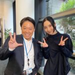 First Summer Uika Instagram - #不適切にもほどがある！ 最終話もチラリと出演させていただきました。 観てくださった皆様ありがとうございました。 今後、時を超えて語られる、 令和初期を象徴、代表する作品になるであろう とてつもなく素晴らしい作品に、 エンタメの在り方を問いかけるエピソードで重要な 羽村役で参加できたことは本当にしあわせでした。 このドラマを観て映像や芝居の世界を志す、 エンタメの未来を担う若者が沢山現れるんだろうなあ…！ 小学生、IWGP、木更津キャッツアイごっこをして 中学生、大人計画「イケニエの人」を観て衝撃を受けて 高校生、卒業文集に「大人計画に出たい」と書いて 18歳、劇団に入ってグループ魂憧れで芝居とバンドをやって ファンから憧れに、憧れから目標になって ずっと宮藤さんと阿部さんを追い続けた かつての私がそうだったように！ きっと、数え切れないほど誰かの力になったドラマですね 一視聴者としても本当に幸せでした、大好きな作品です。 宮藤さん、磯山P、阿部さん、仲さん #ふてほど の関係者の皆様 本当にありがとうございました！
