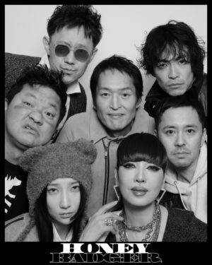 First Summer Uika Instagram - #HONEYBADGER

Vo.#AHN MIKA @ahnmikaofficial 
Vo.#ファーストサマーウイカ @f_s_uika 
Gt.#千原ジュニア @chihara_jr 
Gt.#チャンス大城 @chance__0122 
Key.#蔦谷好位置 @koichitsutaya 
Ba.#大東駿介  @shunsuke_daitoh 
Dr.#nico @nico_155_ 

logo design
@takahiro_yasuda

Photographer
@hidetoshi_fukuoka 

hair&make up
@takae.kamikawa