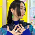 First Summer Uika Instagram - #ウイカ衣装 🌈 🟠🔵1着目 ワンピース @wildlily_daikanyama イヤリング @mckenna_cak リング @solo_1_029 🔵🟡2着目 ワンピース　@ha_za_ma パンツ @belper_official_ イヤリング/ネックレス @mckenna_cak リング @solo_1_029 stylist @shingo_tsuno
