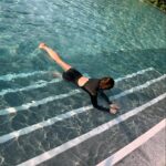 Fish Leong Instagram – ｜
做自己不難 
做自己吧 愛自己也不難 
愛自己吧
🏄‍♀️
#廣角鏡拍攝的效果哦 大家來試試吧