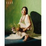 Fish Liew Instagram - 跟廖子妤 @fish331 談婚姻與家庭是一件奇妙的事，有很多答案都有些出人意表， 不是驚天動地那種，而是總會突如其來地出現一些反差， 她傳統、想得透徹、懂得設身處地，同時又有貪玩的一面，重點是 —— 意想不到地浪漫。 整個訪問有點像《愛麗絲夢遊仙境》似的，一不留神便掉入兔子洞，發現內裡別有洞天。 Photo @thebuffacow Stylist @alexanderhlex Styling assistant JOSE CHU Hair @chau.matt Makeup @melodychiumakeup Manicurist PINKY HO Florist @kofeflowers Text @nicholasltt 完整精彩內容盡在《ELLE》6月號！ 👉🏻follow us @ellehongkong #editor_co #ellefashion #elleceleb #ellebride @jimmychoo #jimmychoo #fishliew #廖子妤 #廖子妤fish #bride #bridal #bridalwear #fashionstyling #fashion #fashionphotography