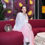 Fish Liew Instagram - 每每都被 @louisvuitton 精緻的高級家品給折服 橫跨三世紀，以旅行起家的LV 把傢俱的奢靡品味帶到旅途上 我個人最喜歡的是摺疊床旅行箱(Bed Trunk） 打開後是一張移動床組。 遷徙到天涯海角都可以睡在自己熟悉的床組上，多浪漫。 #LVSavoirRever #LVHongKong @louisvuitton