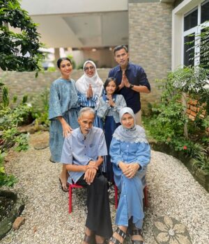 Fitrie Rachmadhina Instagram - RAYA DAY 1 🤍