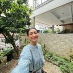Fitrie Rachmadhina Instagram - Fotonya sendiri dulu~~~ ☺️ Happy Eid Mubarak ✨🤍
