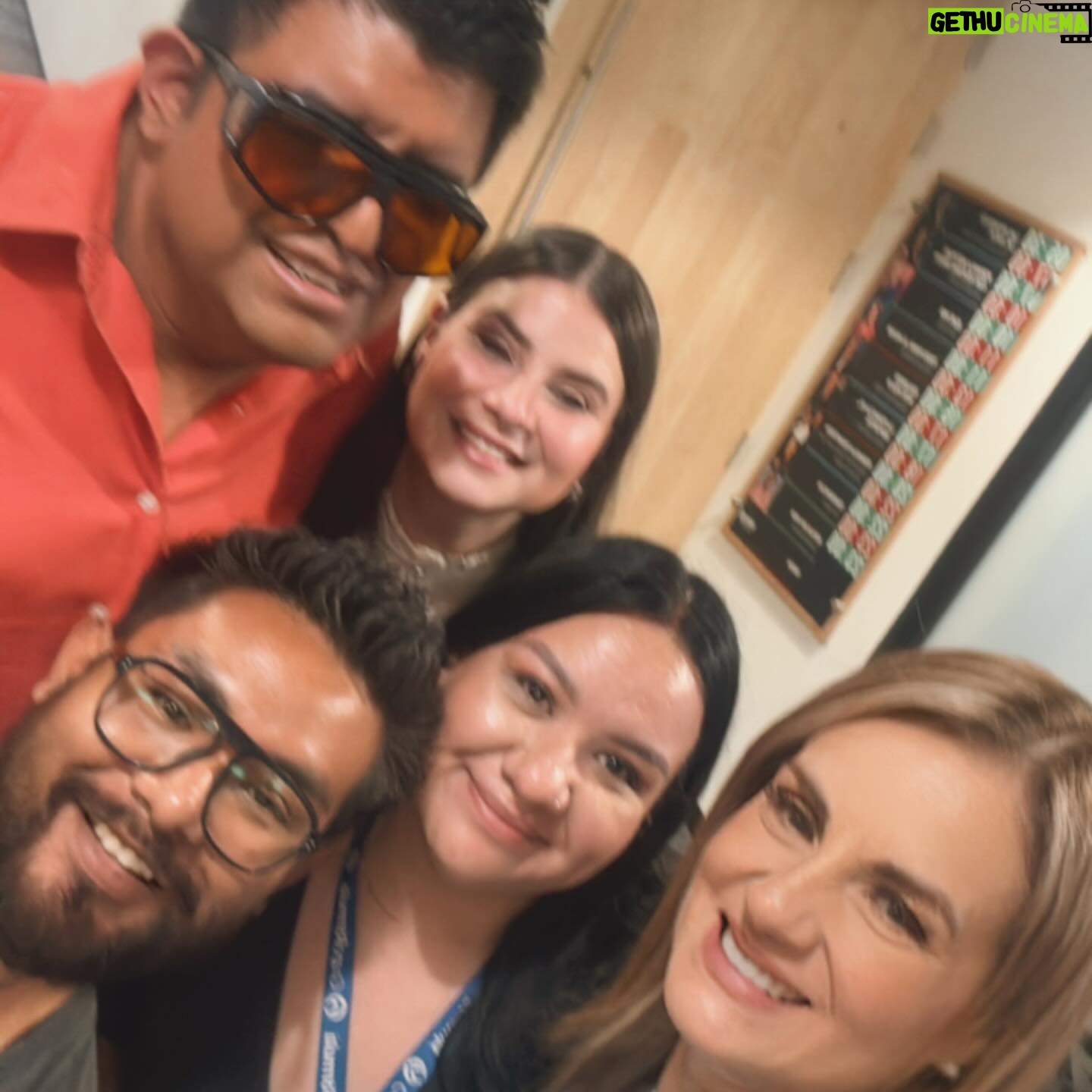 Flor Rubio Instagram - Equipo @radioformulamx ¡Siempre vamos con todo!!! 👊🏻 ¡porque amamos lo que hacemos! 🤍