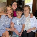Flor Rubio Instagram - Gracias mamita hermosa por darme tanto amor. Por llevarnos de la mano, por amarnos tanto. Por tu guía y cobijo, por el calor que siento cuando llego a ti, y porque en ti siempre encuentro un lugar seguro, y un espacio de paz. ¡Eres la mejor! 🙏🏻🤍