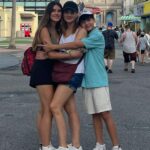 Flor Rubio Instagram - Mis mejores momentos siempre son a su lado. El impulso, la alegría, la motivación, el amor, el esfuerzo, los sueños… todo llega a ellos y es por ellos. Gracias Dios mío por el enorme privilegio de ser la mamá de estos dos seres tan maravillosos. Los amo hijos, les cuento algo: cuando me llaman mamá siento que vuelo… 🤍🙏🏻😃 @florimartinez_ @rafixmtr