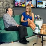 Flor Rubio Instagram - Un privilegio poder tener en el estudio de @simitelevision a mi querido @mauricioherrera51 celebrando 90 años de vida. Y una trayectoria impecable y luminosa. @drsimi_oficial @vicmonneus