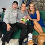 Flor Rubio Instagram - Un privilegio poder tener en el estudio de @simitelevision a mi querido @mauricioherrera51 celebrando 90 años de vida. Y una trayectoria impecable y luminosa. @drsimi_oficial @vicmonneus