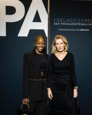 Florence Kasumba Instagram - Thank you Candy Lange & Björn Böhning for the invitation to the Freundeskreis Dinner der @produktionsallianz  Styling @daniellapetrovics @daname_paris @jimmychoo @xeniabous @danichicavara07 Foto 1 @daniellapetrovics Fotos Thomas Kierok, Sebastian Gabsch #berlinale #florencekasumba