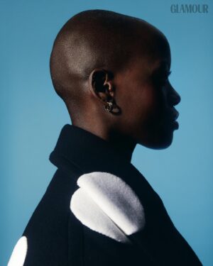 Florence Kasumba Instagram - Sie spielt im "Tatort" eine Kommissarin, im "Mamma Mia!"-Musical eine Disco-Queen und in "Black Panther" eine Kriegerin. Kann jemand vielseitiger als unsere GLAMOUR Women of the Year-Preisträgerin Florence Kasumba sein? Wir finden: nein. Die Schauspielerin, die wir als "Inspirational Actress" ausgezeichnet haben, sagt über ihren Werdegang: "Ich hatte immer mehrere Optionen. Und auch ein bisschen Glück." Mehr über die absolute Inspirationsquelle @florencekasumba liest du im #LinkinBio.

#FlorenceKasumba #GlamourWOTY

📸
Head of Editorial Content for Glamour Germany: @theresa.pichler
Photographer: @katiawik
European Design Director: @dlye
European Visuals Director: @ameliatrevette
Stylist: @inawizzle 
Interview: @ursischmied
Hair and Make-up Artist: Catrin Von Pabrutzki
Talent Booking: @franziskasoelch @thetalentgroup
On set Producer: Neele Plaar @neeleppunkt

Florence trägt ein Outfit von @maisonvalentino Ohrringe @bulgari (Bild 1 & 3); Mantel @ferragamo Ohrringe @aeyde (Bild 2); Outfit @miumiu Ohrringe & Ring am Ringfinger @bulgari Ring am Zeigefinger @louisvuitton (Bild 4)