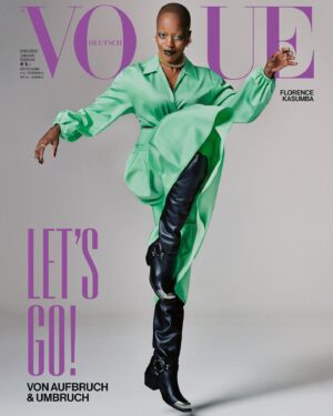 Florence Kasumba Instagram - Schauspielerin Florence Kasumba ist der Cover-Star von VOGUE Germany im Januar/Februar 2023. Diese Ausgabe haben wir Menschen gewidmet, die im Aufbruch sind und Umbruch fördern – mit ihrem Auftritt in "Black Panther: Wakanda Forever" zementiert Florence Kasumba gerade ihre Präsenz in Hollywood. Alles an ihr wirkt gelassen, unaufdringlich und dennoch interessiert. Wir wollten wissen: Wo kommt diese Frau her? Was treibt sie an? Die Antworten erfahren Sie im Cover-Interview, das schon jetzt via Link in der Bio abrufbar ist. Das neue Heft ist ab Dienstag, 27. Dezember 2022 am Kiosk erhältlich und kann ab sofort vorbestellt werden (Link in der Bio).
#voguegermany #voguecover #voguejanuary #florencekasumba

(Cover-Star: @florencekasumba; Foto: @joachimmuellerruchholtz @henhouselondon; Styling: @nikipauls; Haare: @adiamhabtezion; Make-up: @annasadamori @shotview_management; Modeassistenz: @sophiebohmeier; Fashion Intern: @tesskozubek; Fotoassistenz: @louisheadlam_, @santigoperez; Produzent: @Nickydbc; Produktion: @vers_berlin; Produktionsassistenz: @robinalexanderwasch, @tiebagao; Bildbearbeitung/Retoucher: @studio__rm; Digital Assistant: #AlexCraddock; Casting: @dominikwho; Head of Editorial​ Content​: @_kerstinweng; Text: @josephine.apraku; Florence Kasumba trägt ein Kleid von @longchamp, Stiefel von @Gucci, Schmuck von @cartier)
