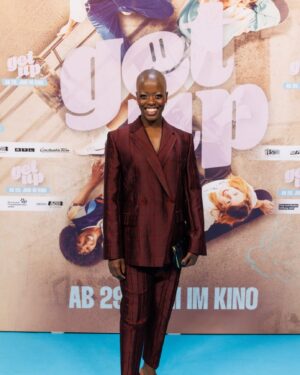 Florence Kasumba Instagram - Get Up Kinofilm Premiere im @cinedomkoeln 
Anzug @christianwijnants 
Ohrringe @cartier 
Styling @daniellapetrovics 
Make up Vladimir Kepinski #florencekasumba