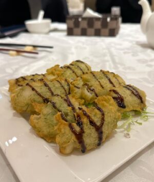 Florence Kwok Instagram - 【我的可愛媽媽】
🩷媽咪，我返咗嚟，同你飯
💛好呀，大閘蟹當造🦀喎
🩷好，我問吓家姐你食唔食🉐️
💛hey, 又唔係食好多
…………………….
🩷媽咪，訂咗位啦，大閘蟹都訂埋啦，每人一隻
💛咁少？你阿哥唔夠㗎喎
🩷係佢唔夠定你唔夠
就係咁，我哋就好開心咁食咗個晚飯
🩷媽咪，過幾日再同你食飯
💛好呀，下次每人兩隻呀
🤣🤣🤣🤣🤣🤣
🦀🦀🦀🦀🦀🦀