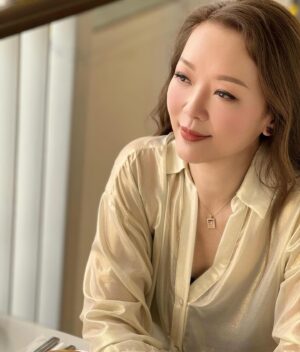 Florence Kwok Instagram - Hope you are all having nice weekend 
#赤柱
#曼鏡頭