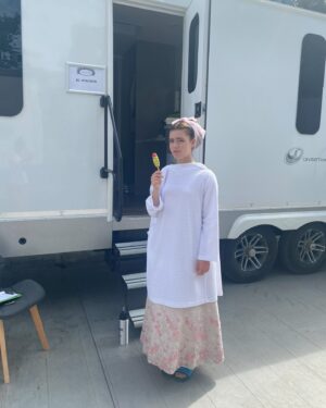 Florence Hunt Instagram - These are open to interpretation 🧐

@bridgertonnetflix @shondaland