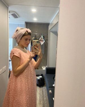 Florence Hunt Instagram - 🐝 🐝
 🐝 🐝