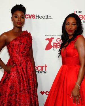 Folake Olowofoyeku Instagram - To kick of this year’s New York Fashion Week, it was an immense honor to meet so many inspiring women at the @GoRedforWomen #RedDressCollection concert. 

It was wonderful revisiting my modeling days, being back on the runways of Manhattan, cat-walking to a live performance by @SherylCrow and all for such an impactful cause!

I learned that music can be used to help save a life. Songs 100 to 120 BPM can help you keep the beat when performing chest compressions for CPR. #OurHearts 

Please support @american_heart and @goredforwomen for the amazing work they are doing!! ❤️

Dress by @teutamatoshi Jewelry by @lorenhope 
Hair: @nysouldiva & @ma2liq 
Makeup: @themakeupsavant