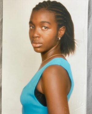 Folake Olowofoyeku Instagram - This was my source of inspiration for Abishola's hairstyle: Baby Fo! 

As a child, I despised having my hair touched and would cry for hours!

In Junior Secondary school, we were mandated to wear a different hairstyle each week, or face punishment. I vowed never to braid my hair again after i graduated. 

Little did I know, it was all research for my character, Abishola. I hadn't realized that sitcom characters are meant to remain unchanged over time, so the iconic and controversial hairstyle will endure far beyond me!

What a journey! I love Abishola so much!! She's truly become a part of me, from the inspiration behind her hairstyle to the evolution of her character. It's been an incredible half a decade ride!

#BobHeartsAbishola
#FolakeOlowofoyeku