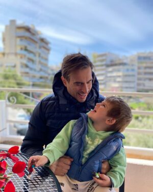 Foteini Atheridou Instagram - Μπαλκονατοι ❤️ #love #family #dadslife #myboys #happy