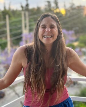 Foteini Atheridou Instagram - Αυτή τη περίοδο από μέσα μου σκέφτομαι ανέκδοτα … κι αλήθεια όλα γίνονται πιο εύκολα ! Σας αφιερώνω ένα από τα αγαπημένα μου λοιπόν ..

- Γιατί οι Εσκιμώοι όταν κοιμούνται στα ιγκλου τους δεν κλείνουν την πόρτα ; 

-για να μη νιώθουν ιγκλουβισμενοι 

Σορι 

#happy #ilovejokes #love #family #homesweethome