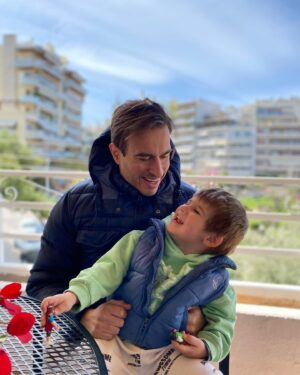 Foteini Atheridou Instagram - Μπαλκονατοι ❤️ #love #family #dadslife #myboys #happy