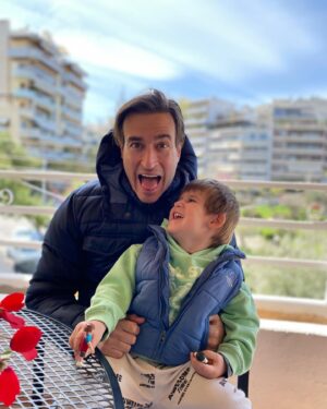 Foteini Atheridou Instagram - Μπαλκονατοι ❤️ #love #family #dadslife #myboys #happy