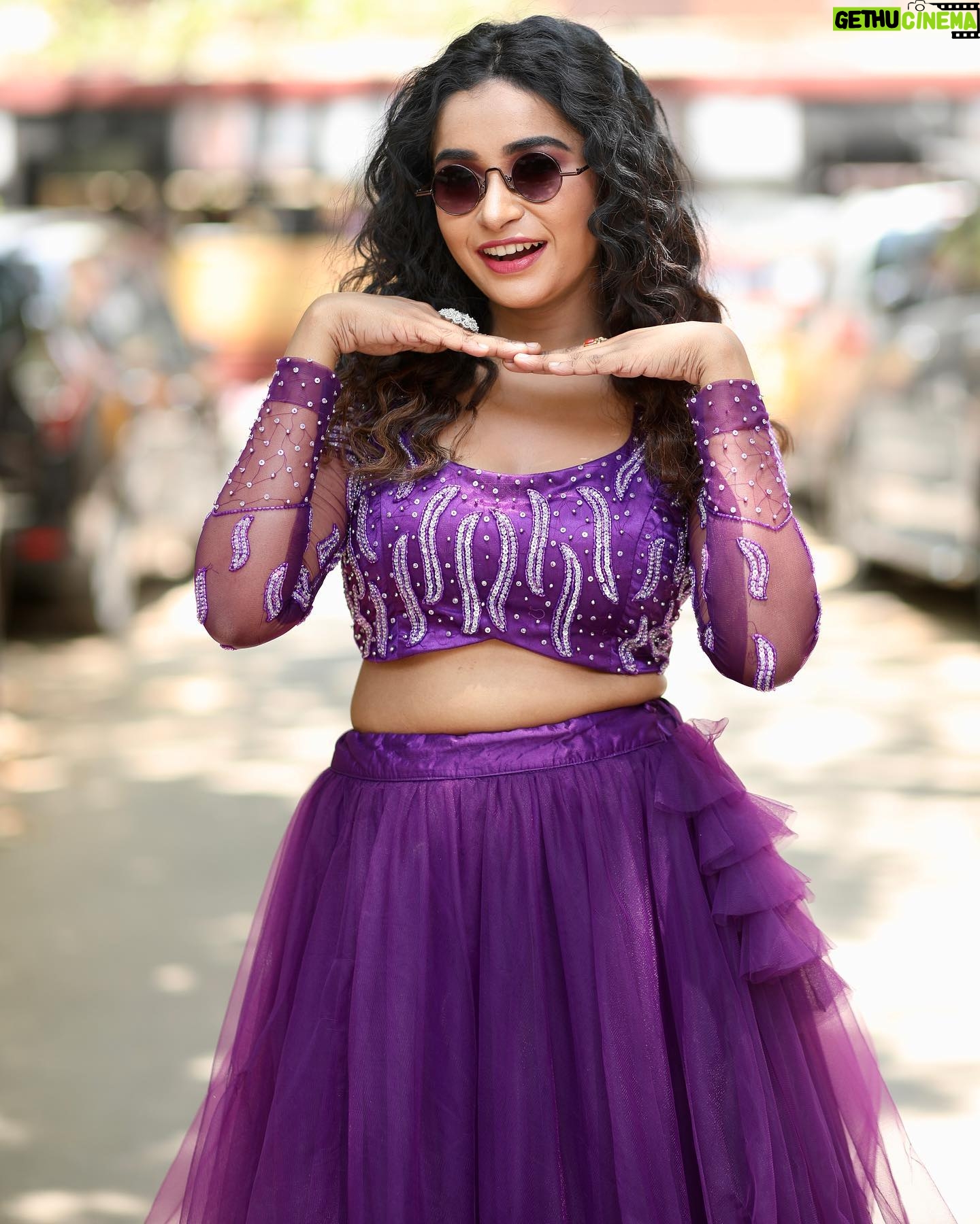 Fouzil Hidhaya - 16.3K Likes - Aesthetic💜✨
Costume👗: @chitras_fashion_studio
Makeup 💄& Hairdo 💇♀️: @_chitras_makeup_artist_28
Camera📷: @dk_photography28