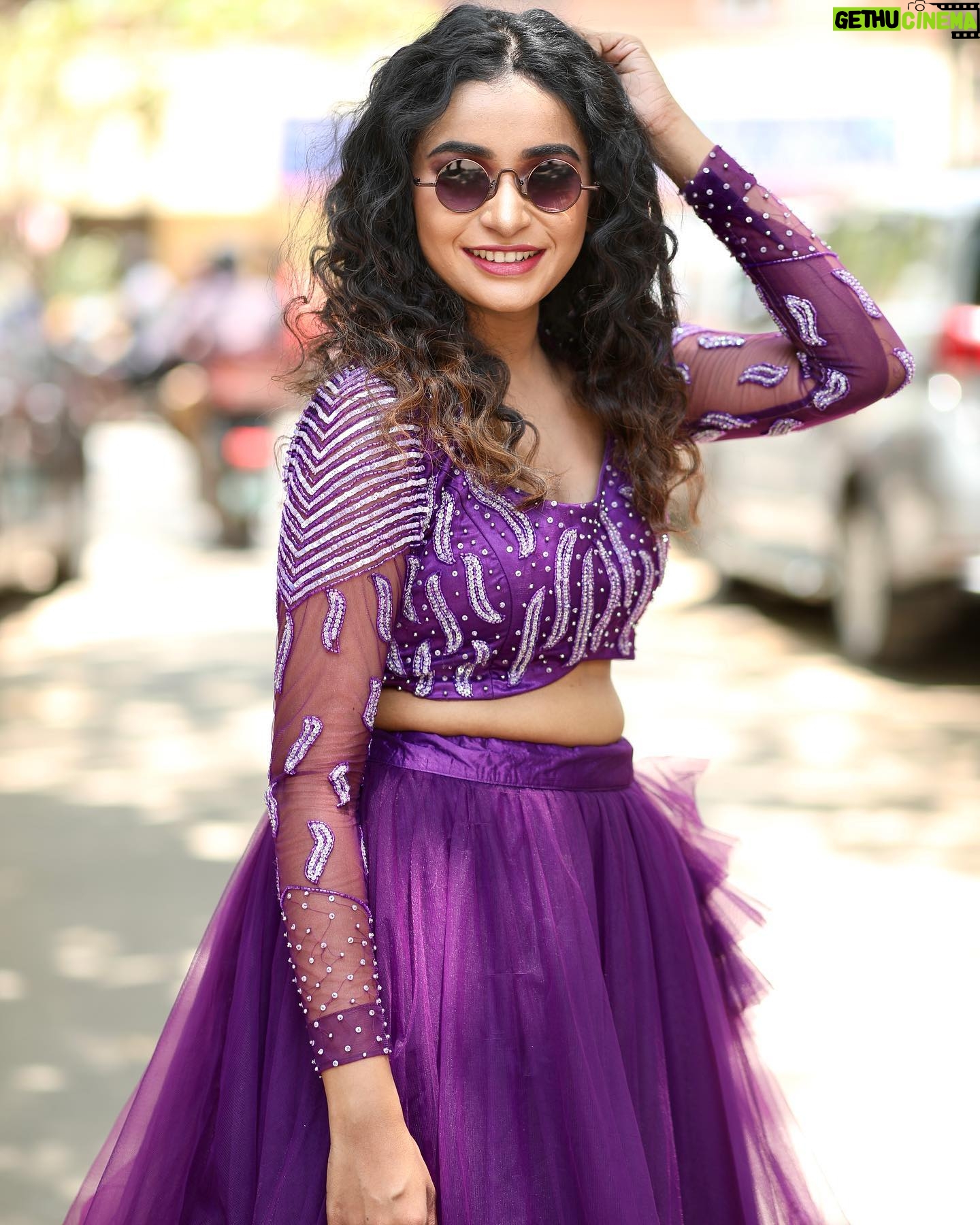 Fouzil Hidhaya - 16.3K Likes - Aesthetic💜✨
Costume👗: @chitras_fashion_studio
Makeup 💄& Hairdo 💇♀️: @_chitras_makeup_artist_28
Camera📷: @dk_photography28