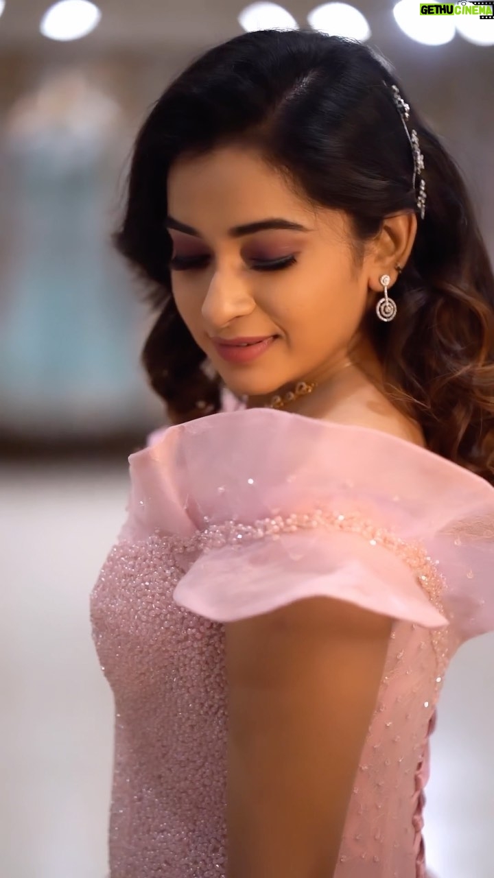 Fouzil Hidhaya - 21.8K Likes - Fairy tale🌸💖
@theprideshop.in
#love #pink #artist #life #shoot #theprideshop
