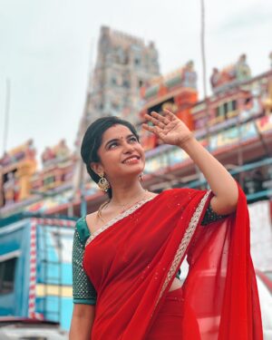 Fouzil Hidhaya Instagram - Heloooo good morning♥️🦋

#indira #shoot #zee #zeetamilserials @zeetamizh