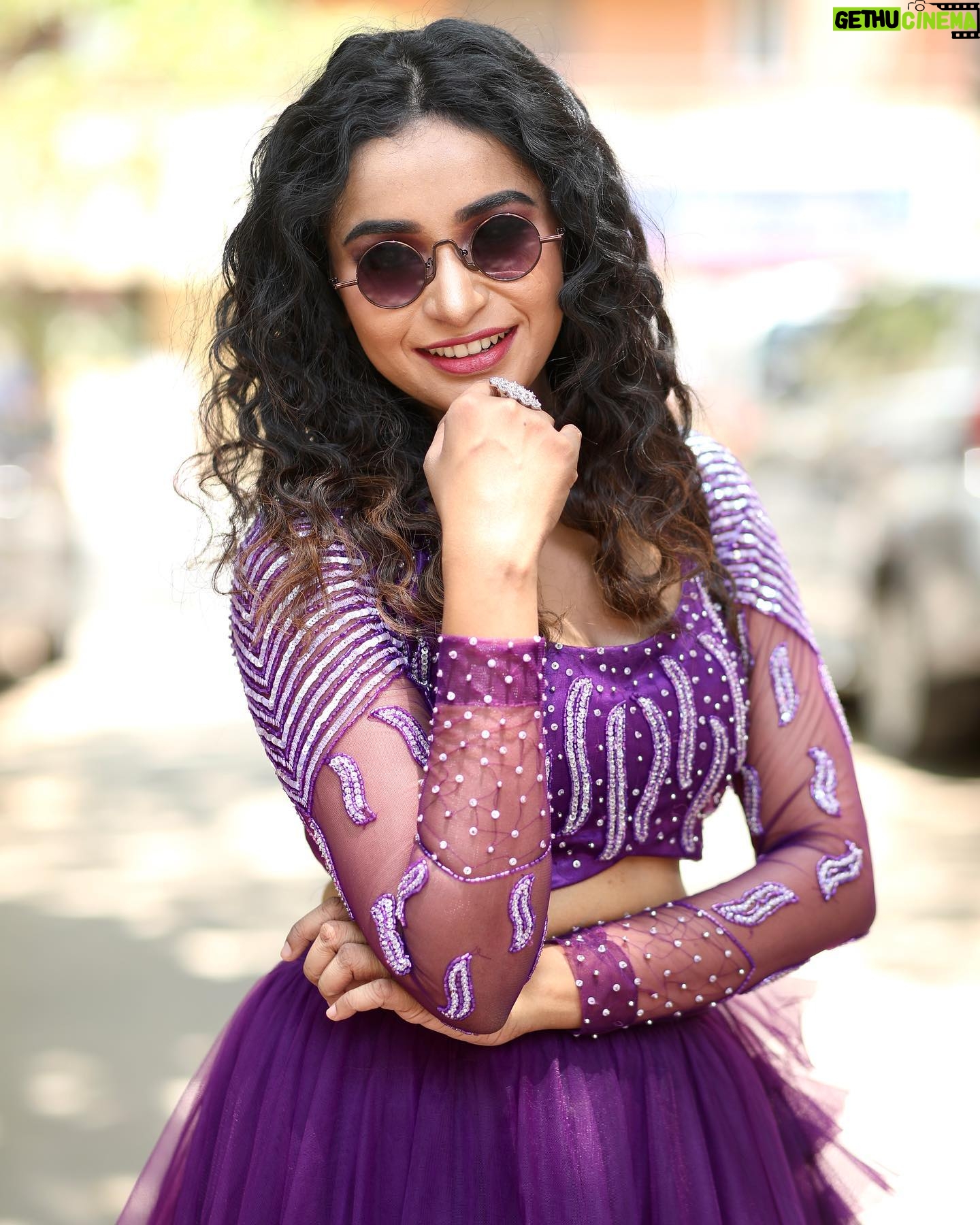 Fouzil Hidhaya - 16.3K Likes - Aesthetic💜✨
Costume👗: @chitras_fashion_studio
Makeup 💄& Hairdo 💇♀️: @_chitras_makeup_artist_28
Camera📷: @dk_photography28
