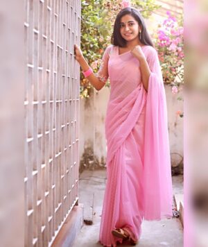 Fouzil Hidhaya Instagram - 🌸💕
📸: @haristo_studio 
🥻: @maa_brand_sarees_kurtis
Blouse: @harinnnnnni