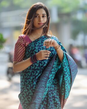 Fouzil Hidhaya Instagram - 💙

Camera📸&edit✍️: @francisxavier_official 

#saree #sareelove #life #positive #positivevibes #insta #instagood #instagram #artist #iylamodasarees