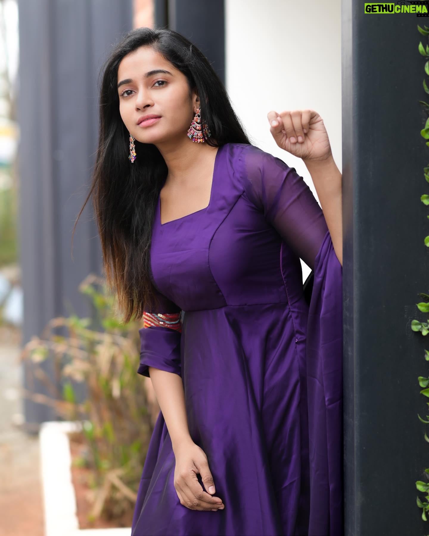 Fouzil Hidhaya - 25.4K Likes - Nira💜🎶
Camera📸: @sathyaphotography3
Costume👗: @radhi_frills