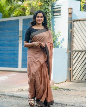Fouzil Hidhaya Instagram - 🌸🫶🏼

📸 @raghul_raghupathy &  @nrphotography______ 
Mua 🖌️ @artistrybydanu 
Hair 💇‍♂️💆‍♀️ @sathyamakeupartistry_ 
Saree🥻 @gsensemble_official 
Blouse: @harinnnnnni 

#instagood #instagram