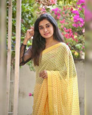 Fouzil Hidhaya Instagram - 💛
Saree🥻: @maa_brand_sarees_kurtis