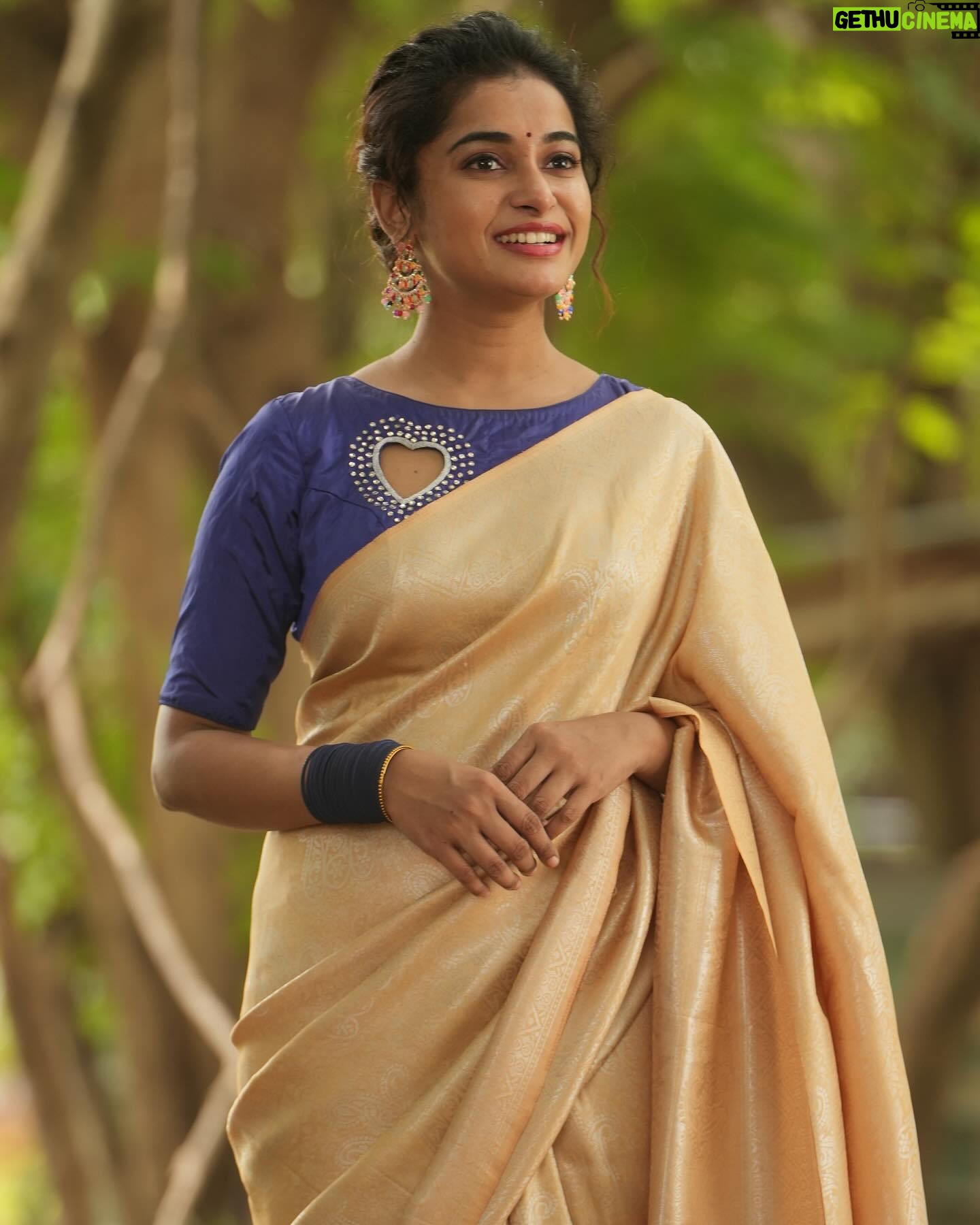 Fouzil Hidhaya - 18.3K Likes - 💙🤍
#saree #shoot #pics #instagood #instagram #insta #life #indira #fouzie #fouzieefanpage #photo