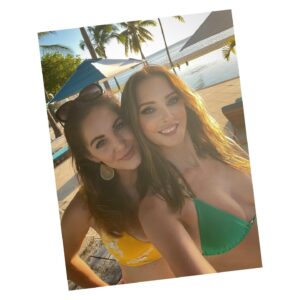 Frédérique Bel Instagram - Sunny souvenirs… #Friends #summerlife #Mauritus #dreamingtravel #beachlife #beach #luxurylifestyle #beachbody #dreamingtravel #mauritius 🇲🇺 .#ilemaurice  #actress  #frenchactress #Actress #Actrice #actricefrancaise #comedienne  ##sexywomen #sexyswimwear #sexyoutfit #sexyGirl #sexyWoman #sexy #sexyunderwear #sexybodysuit #sexyfeetmodel #fetiche #sexyfashionaddict #frederiquebel #frederiquebelofficial