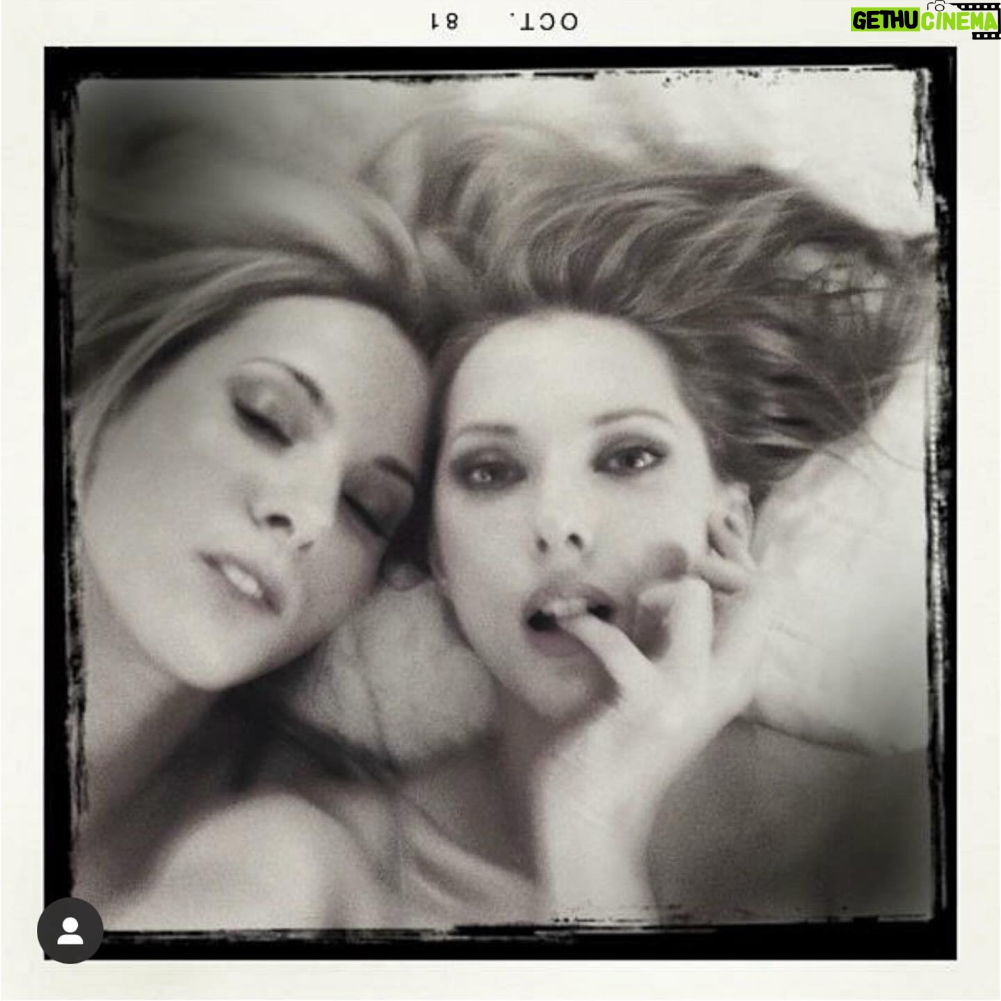 Frédérique Bel Instagram - Joyeux Anniversaire mon Anja ♥️ #FriendsForever 💝 🎁 👯♀️ #HAPPYBirthday #brunette #ootdfashion #actress #frenchactress #Actress #Actrice #actricefrancaise #comedienne #fashion #mode #sexywomen #frederiquebel