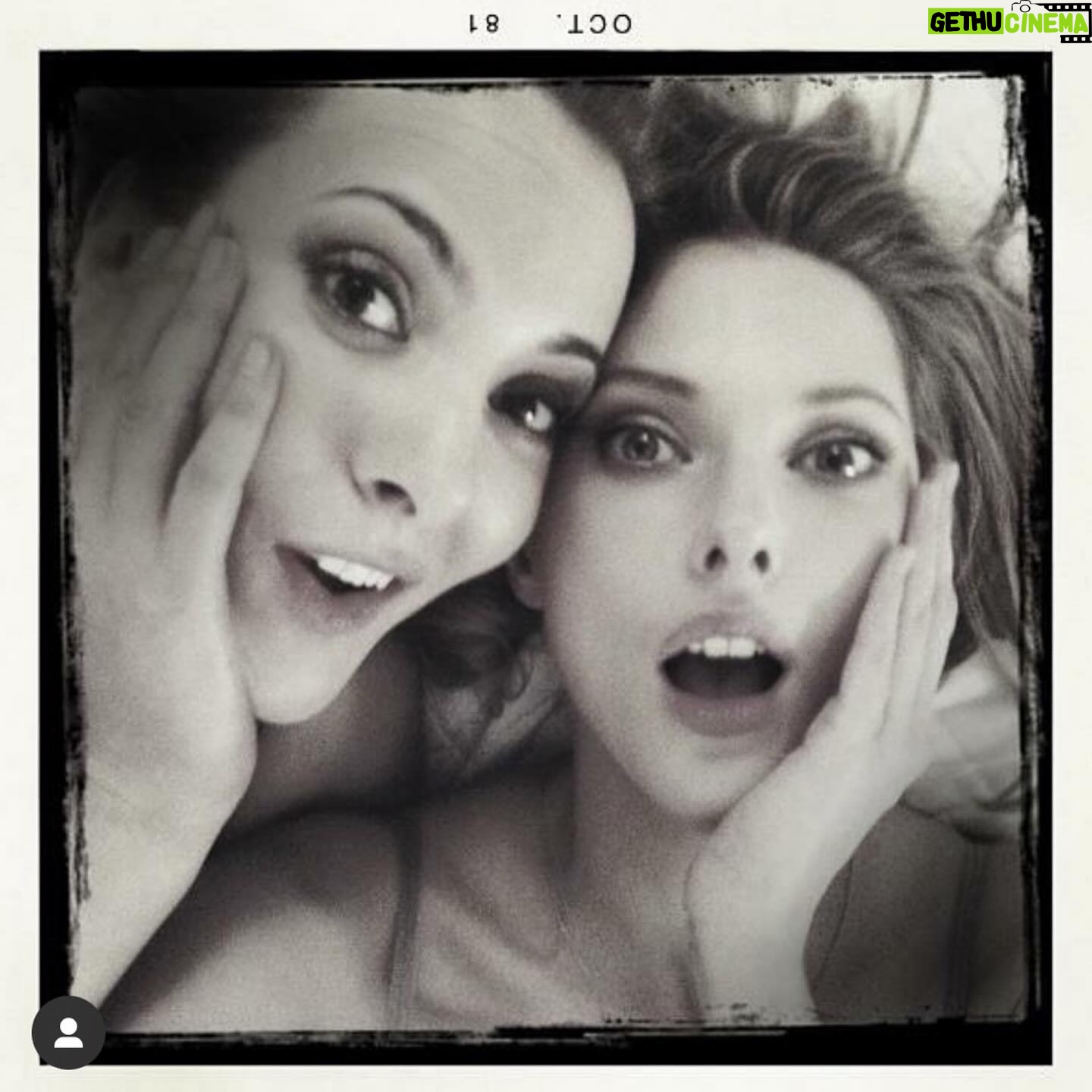 Frédérique Bel Instagram - Joyeux Anniversaire mon Anja ♥️ #FriendsForever 💝 🎁 👯♀️ #HAPPYBirthday #brunette #ootdfashion #actress #frenchactress #Actress #Actrice #actricefrancaise #comedienne #fashion #mode #sexywomen #frederiquebel