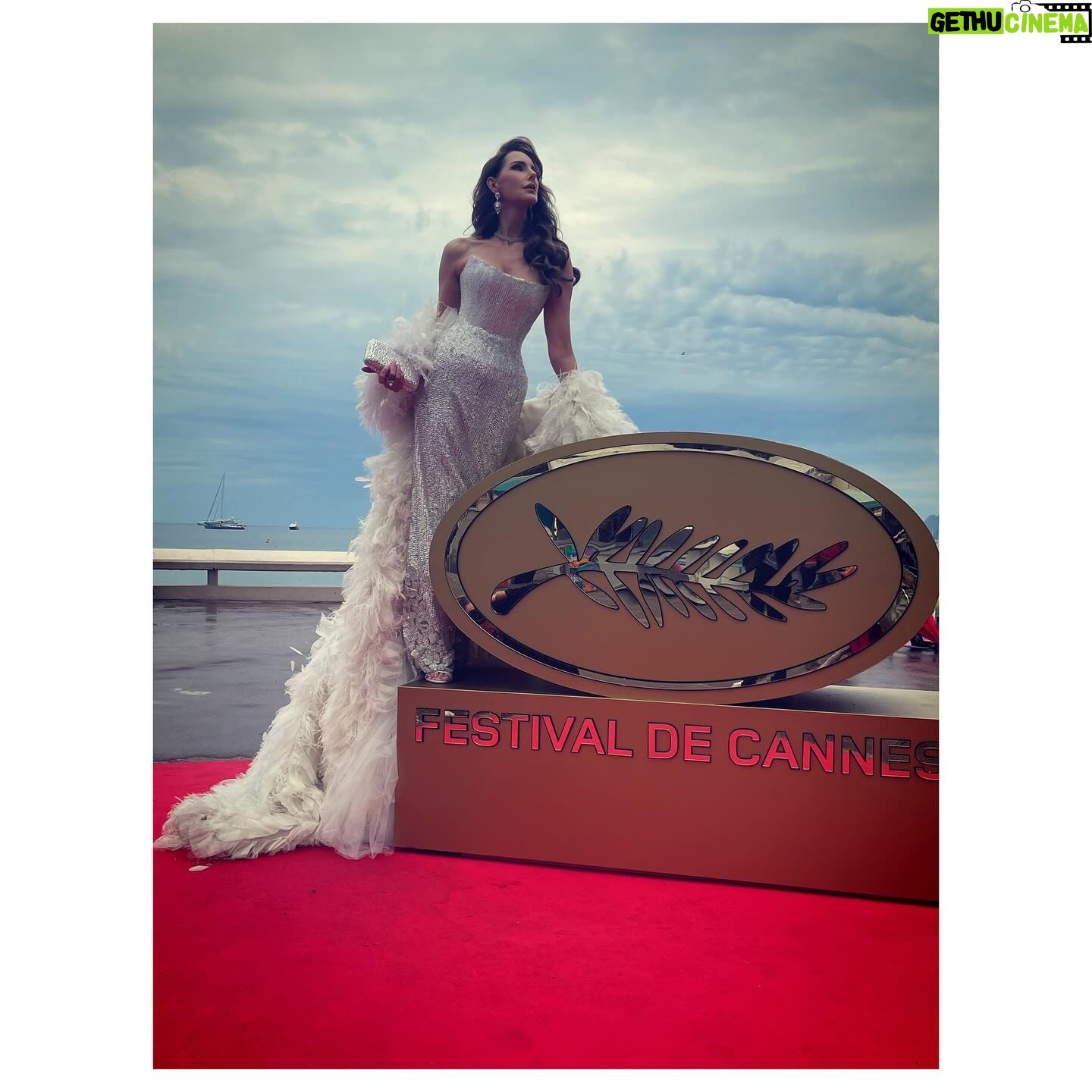 Frédérique Bel Instagram - 💎 #redcarpetfashion #luxe #InstaLook #lookbook #instaFashion #fashionblog #fashionpost #fashionaddict #instagood #ootd #ootd #ootdfashion #ootdshare #mode #brunette #actress #frenchactress #Actress #Actrice #actricefrancaise #comedienne