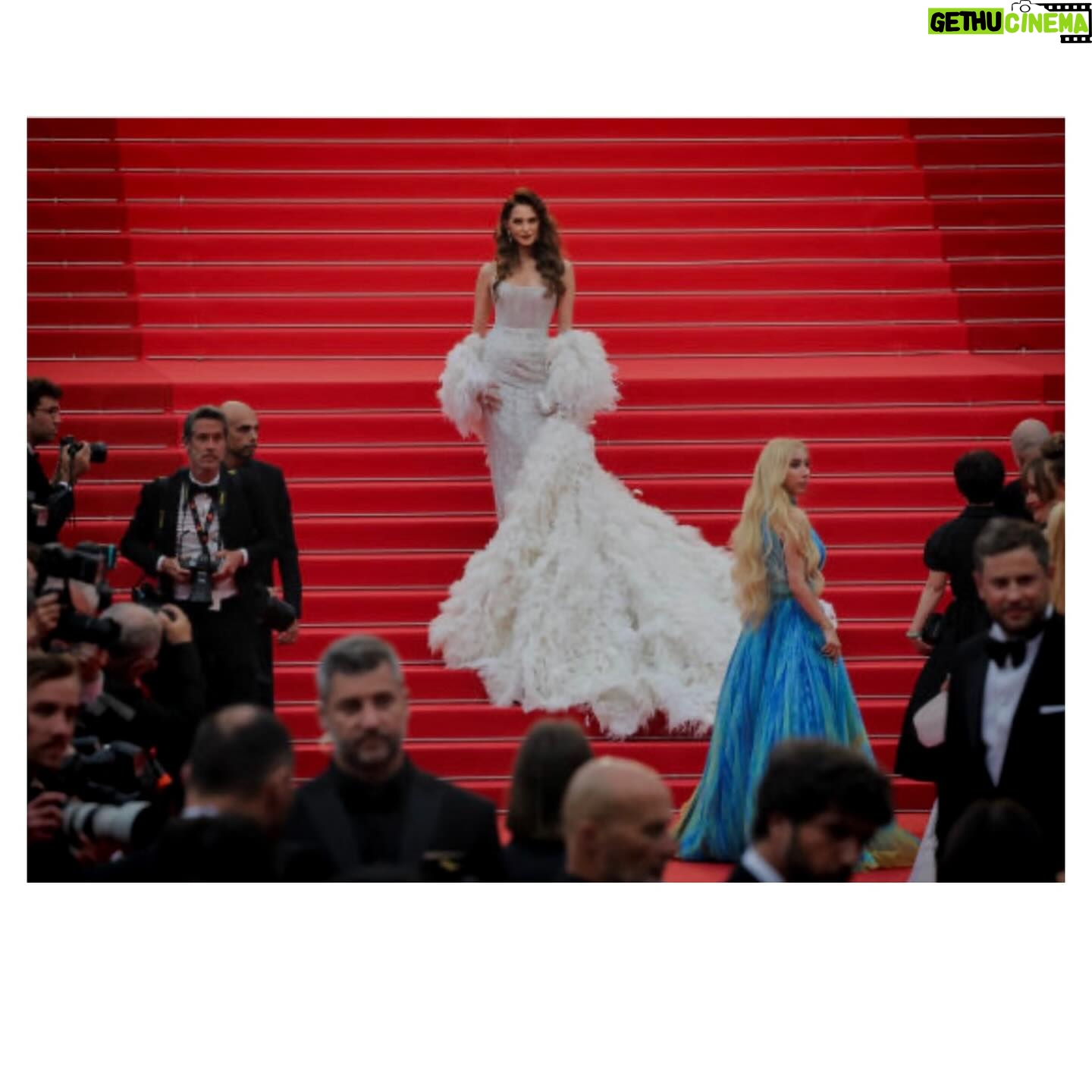 Frédérique Bel Instagram - 💎 #redcarpetfashion #luxe #InstaLook #lookbook #instaFashion #fashionblog #fashionpost #fashionaddict #instagood #ootd #ootd #ootdfashion #ootdshare #mode #brunette #actress #frenchactress #Actress #Actrice #actricefrancaise #comedienne