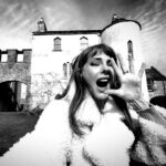Frédérique Bel Instagram – #Scotland #shooting  #Castle #Ecosse #Black&white #Retro #60s #70s #seventiesstyle #Birds #alfredhitchcock #horrormovies #thriller #actress  #frenchactress #Actress #Actrice #actricefrancaise #comedienne #Bottes #cuissardes @charleskammer_officiel