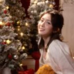 Frances Wu Instagram – 最近真的好冷 大家要多穿一點欸！🤧
#聖誕寫真 #聖誕造型 #鹿角 #白色聖誕 
📷 @adam_1315554 
💄造型 @wedding153