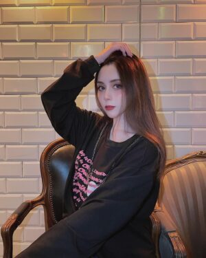 Frances Wu Instagram - ✨你的摩羯女王駕到✨